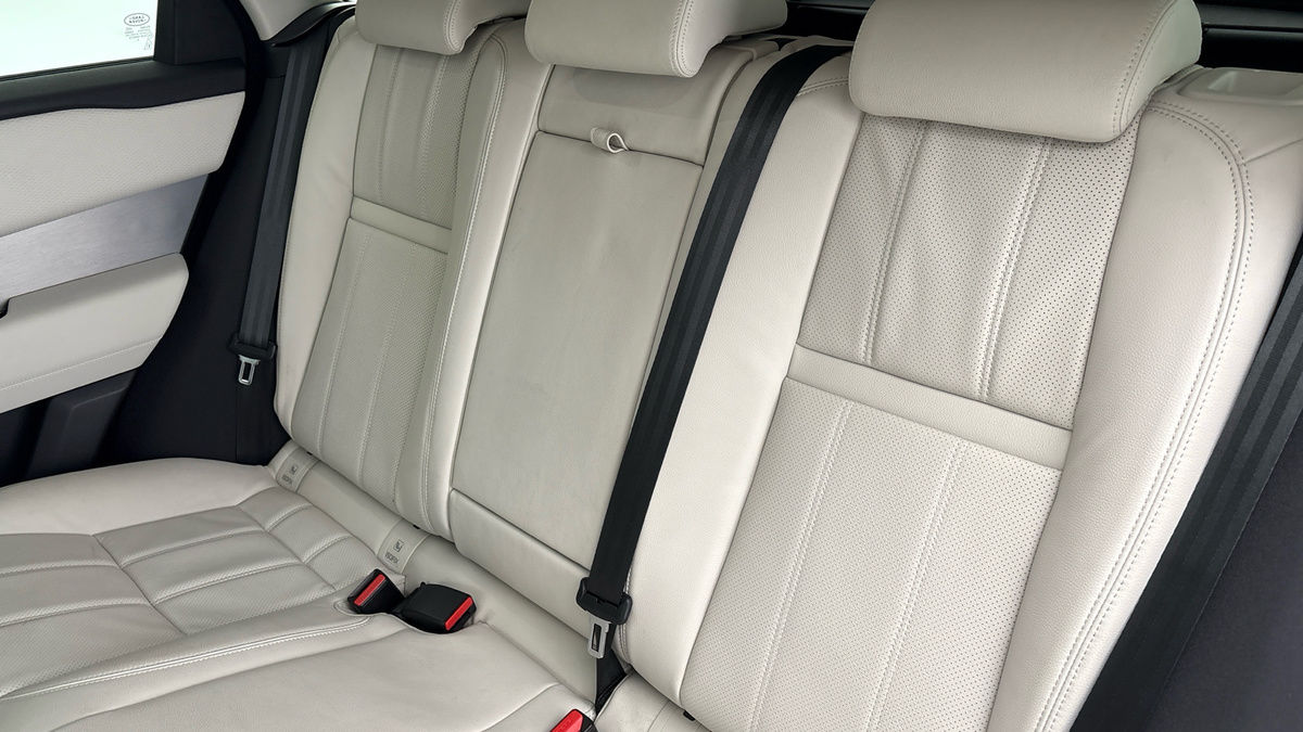 Land Rover Range Rover Velar Image 8