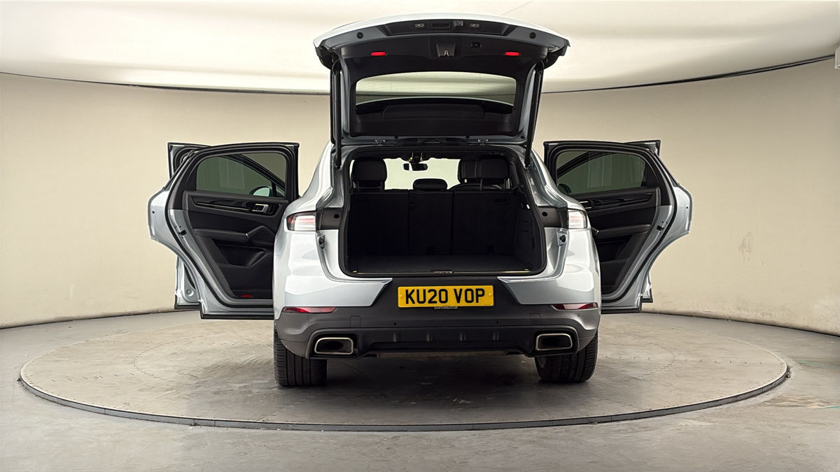 More views of Porsche Cayenne