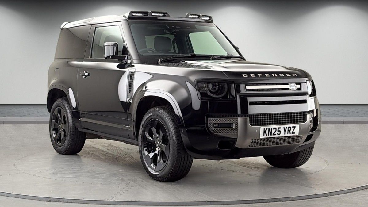 Land Rover Defender 90 Sticky Header Image