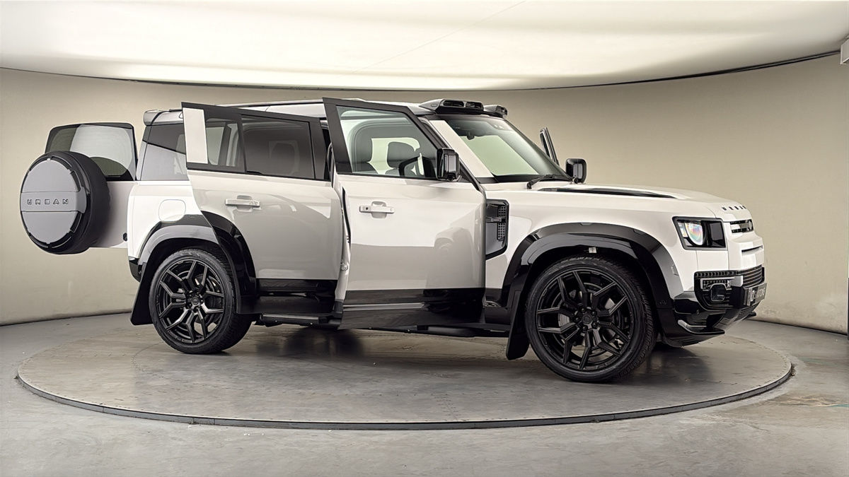 More views of Land Rover Defender 110