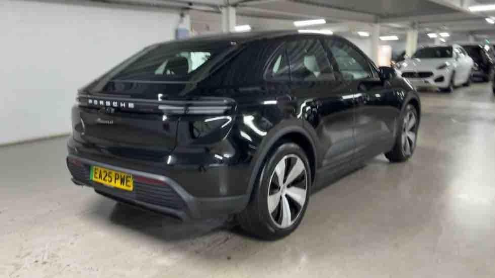 More views of Porsche Macan