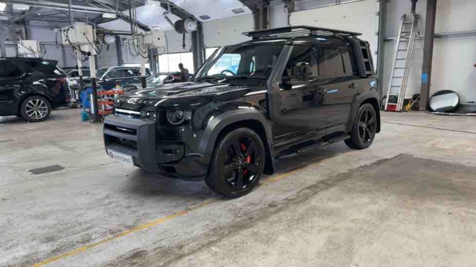 More views of Land Rover Defender 110