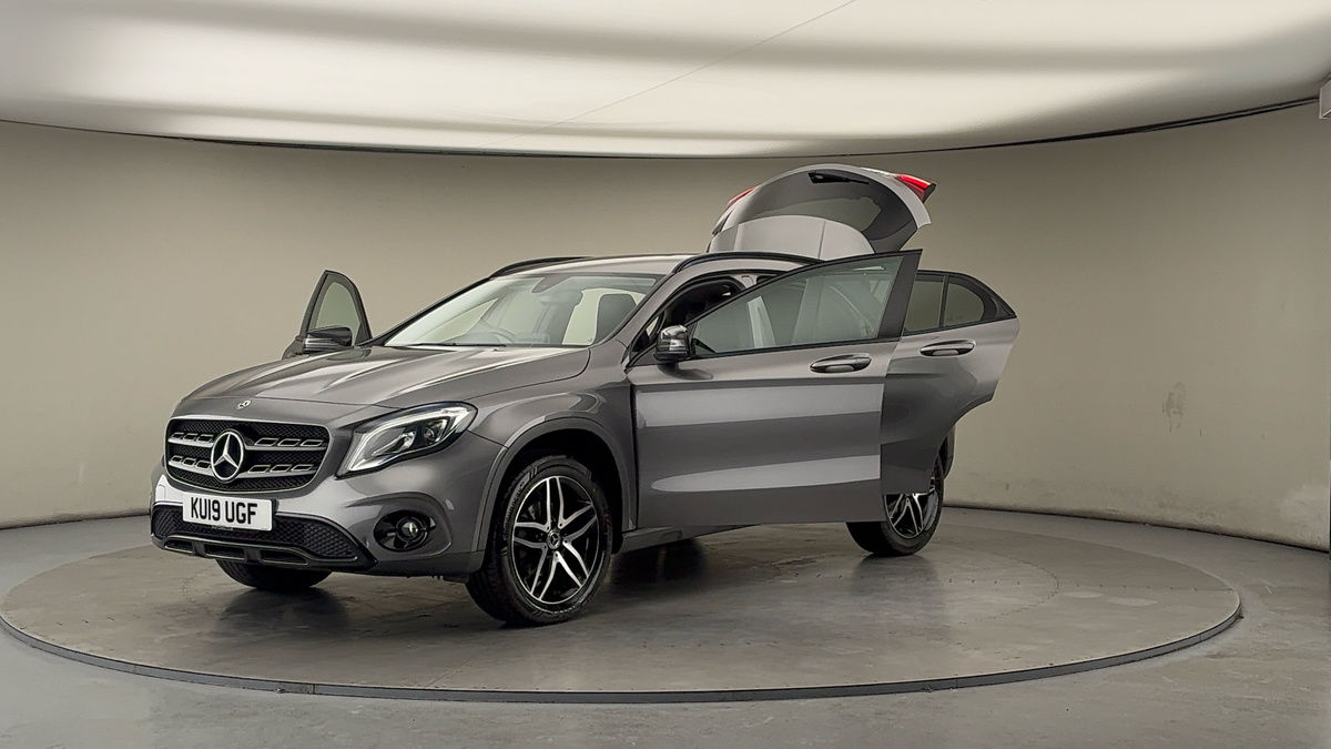 More views of Mercedes-Benz GLA