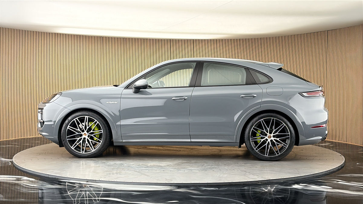 More views of Porsche Cayenne