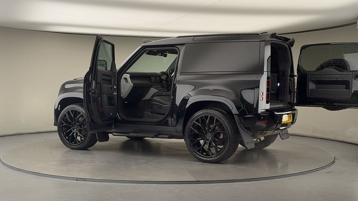 More views of Land Rover Defender 90