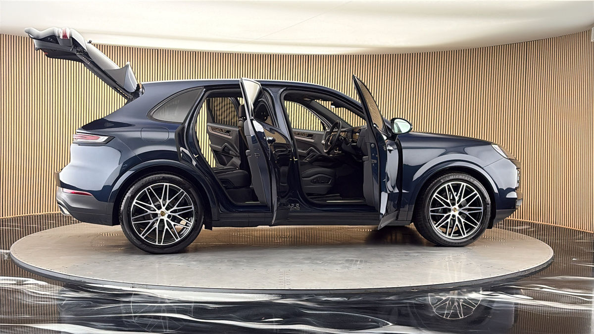 More views of Porsche Cayenne