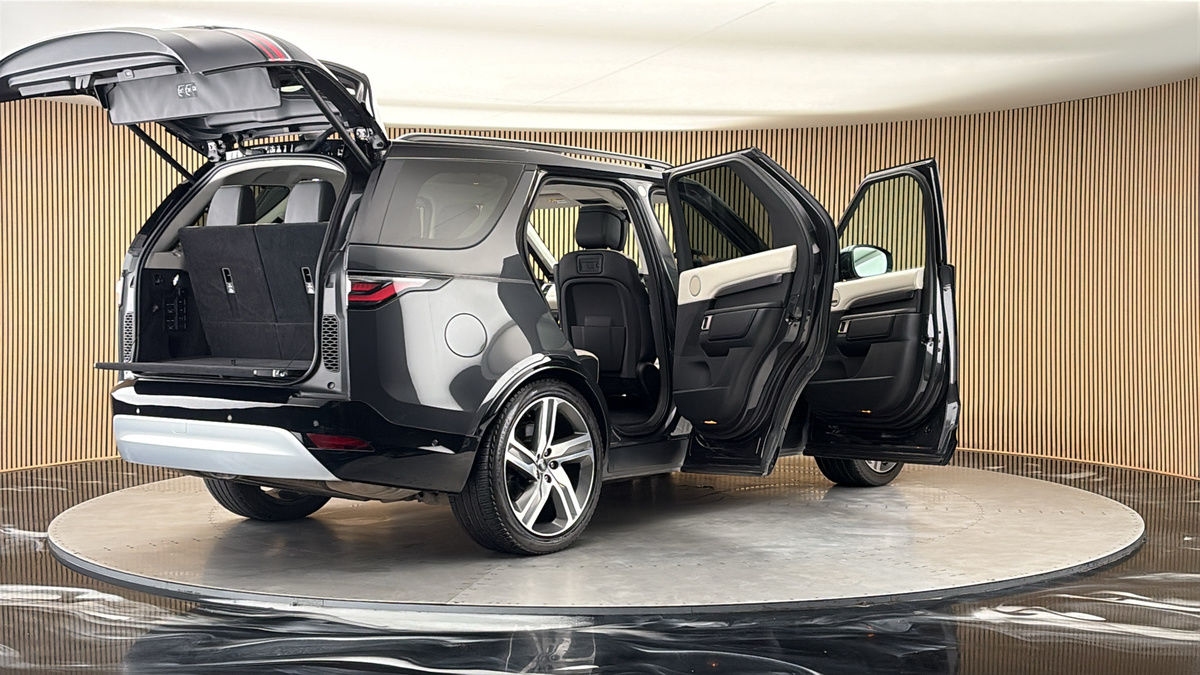 More views of Land Rover Discovery