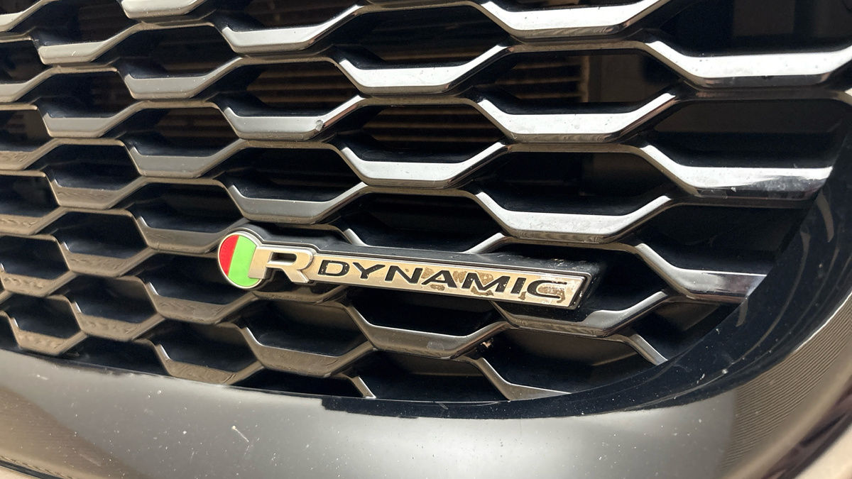 Jaguar E-PACE Image 31