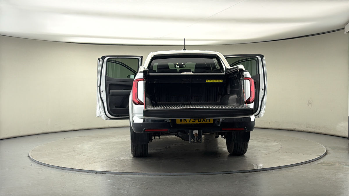 More views of Volkswagen Amarok