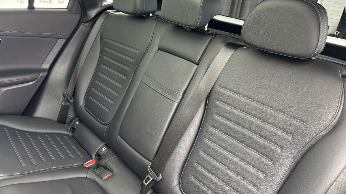 Mercedes-Benz GLC Image 8