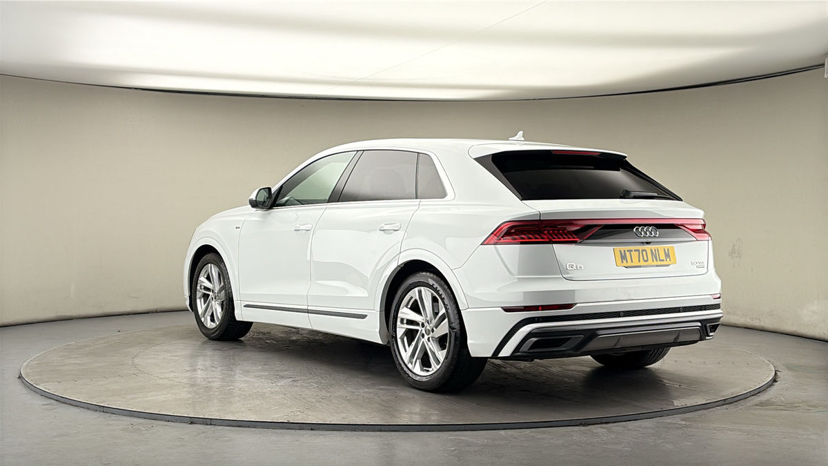 Audi Q8 Image 2