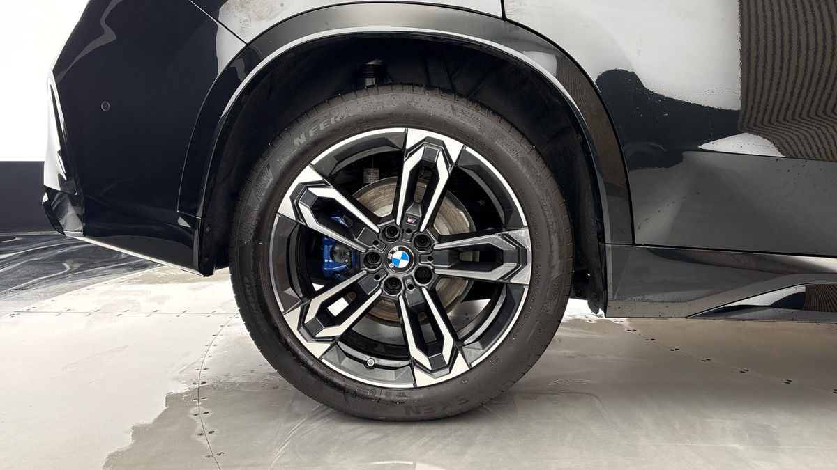 BMW iX1 Image 10