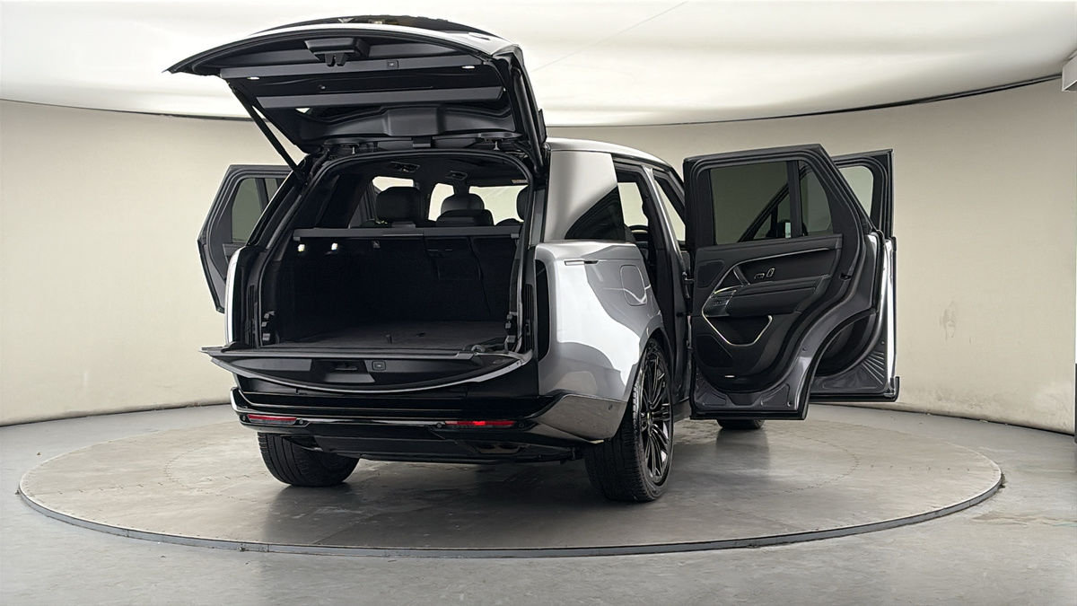 More views of Land Rover Range Rover