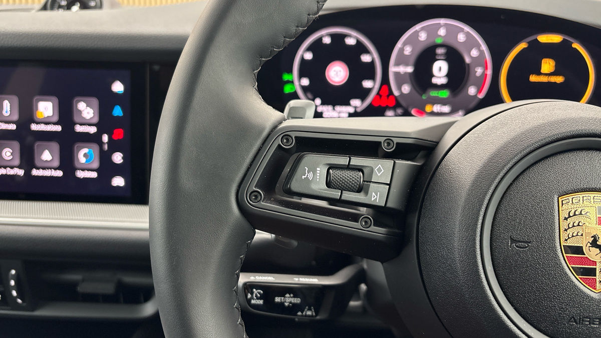 Porsche Cayenne Image 13
