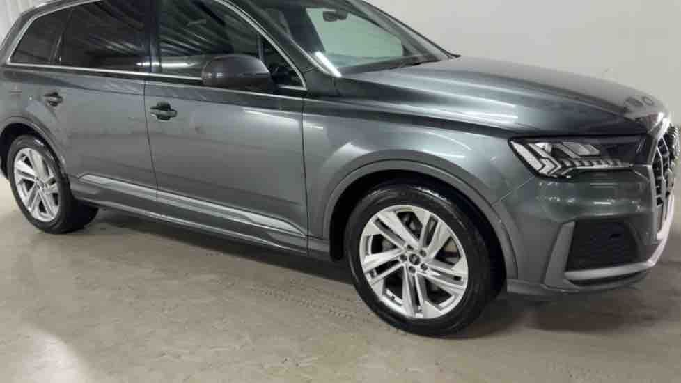 More views of Audi Q7