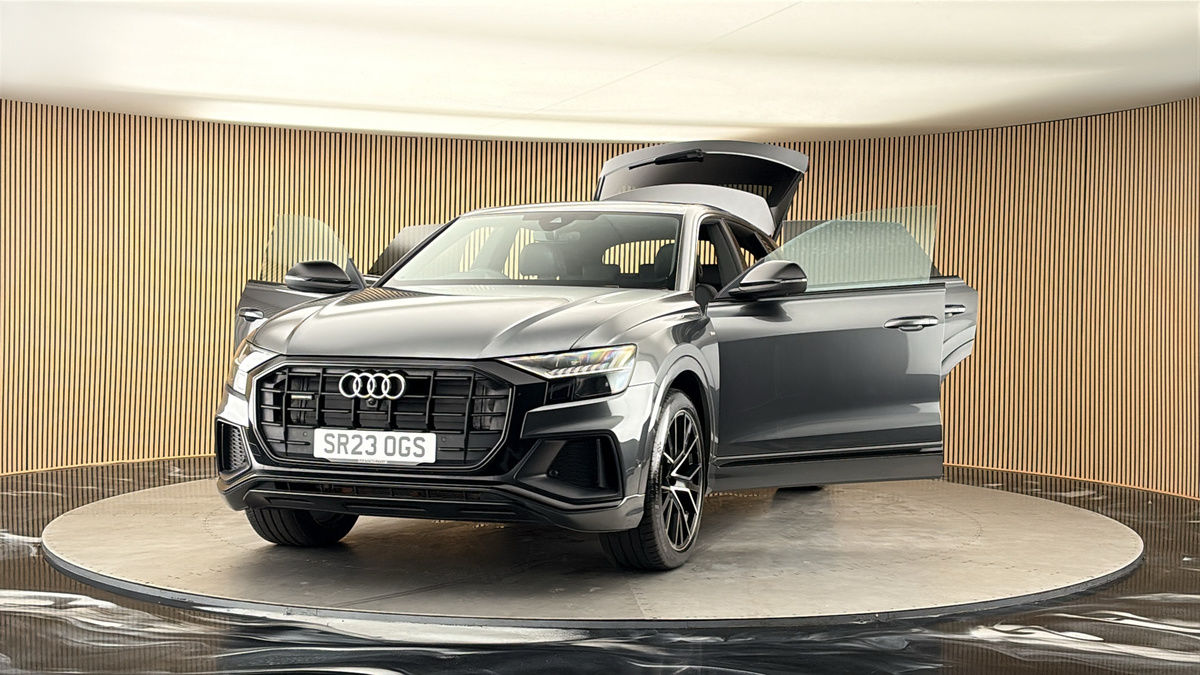 More views of Audi Q8