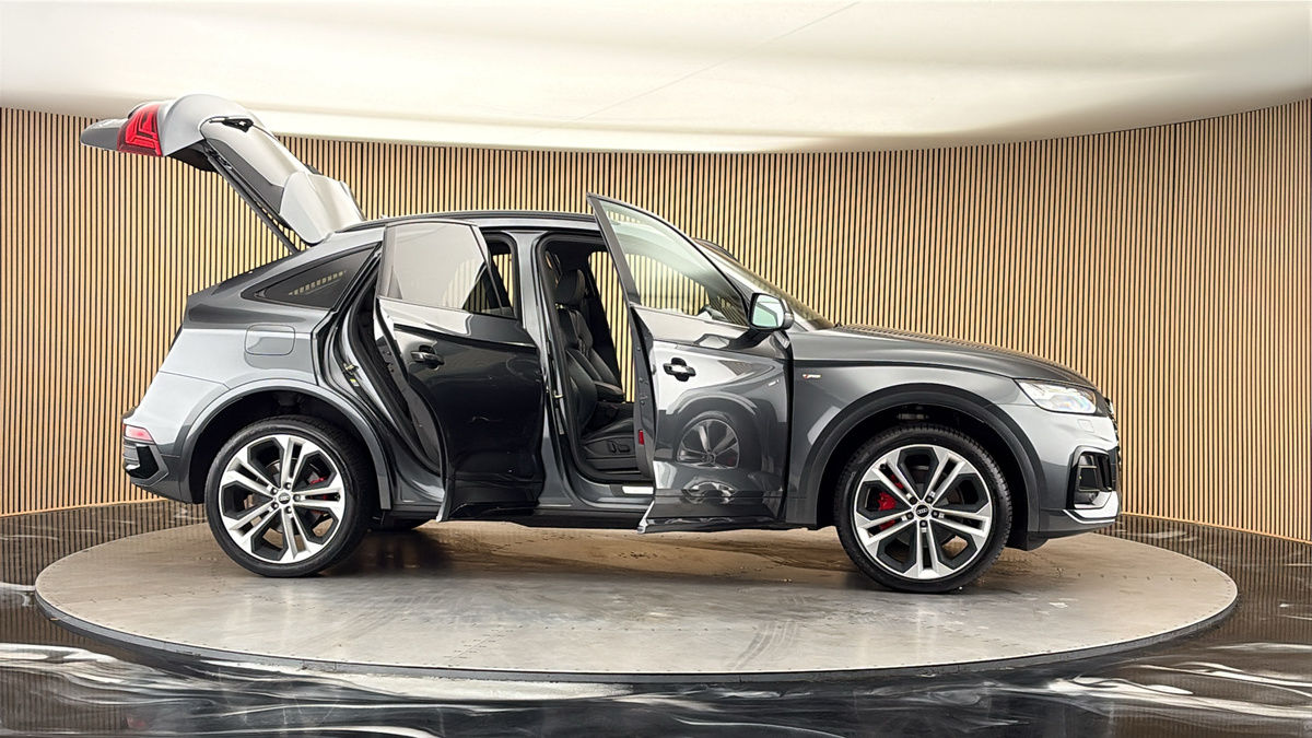 More views of Audi Q5