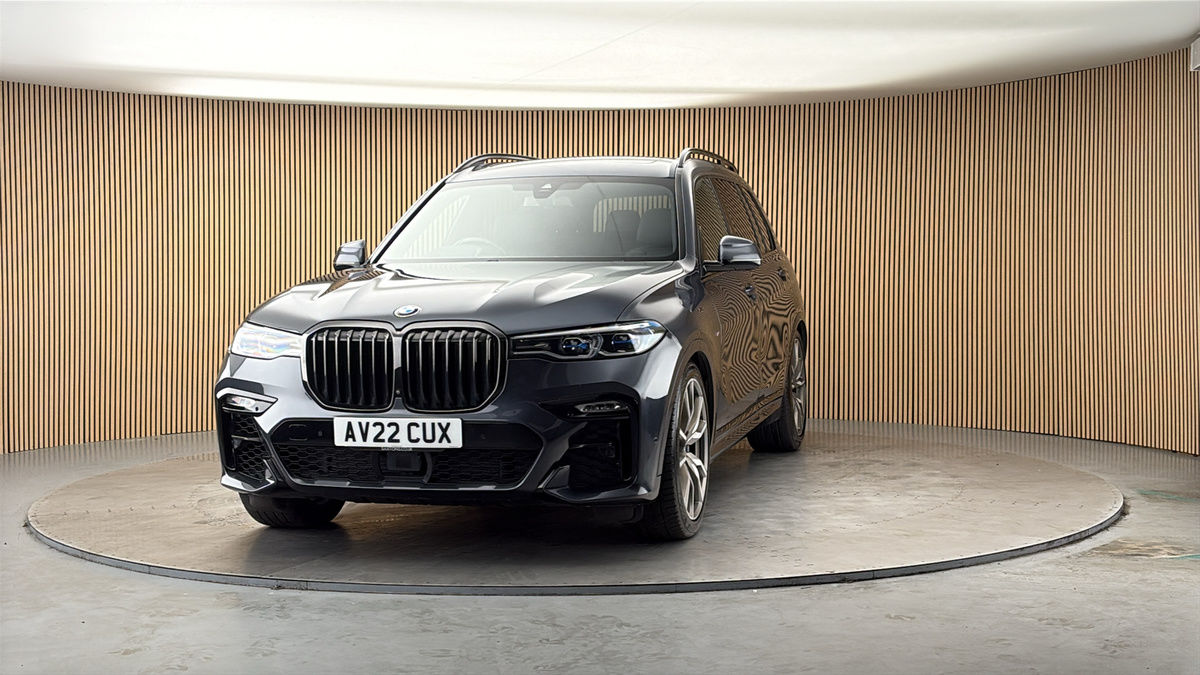 More views of BMW X7