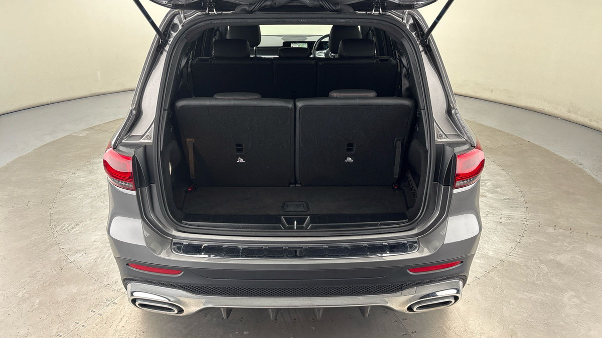 Mercedes-Benz GLB Image 11