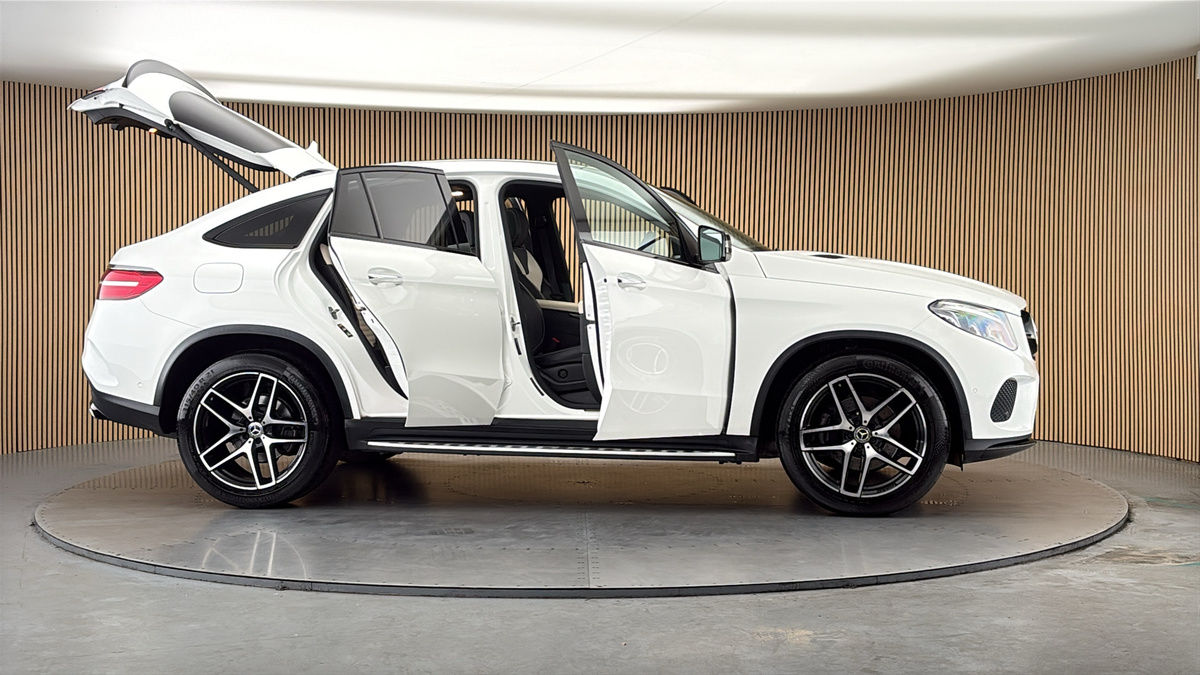 More views of Mercedes-Benz GLE