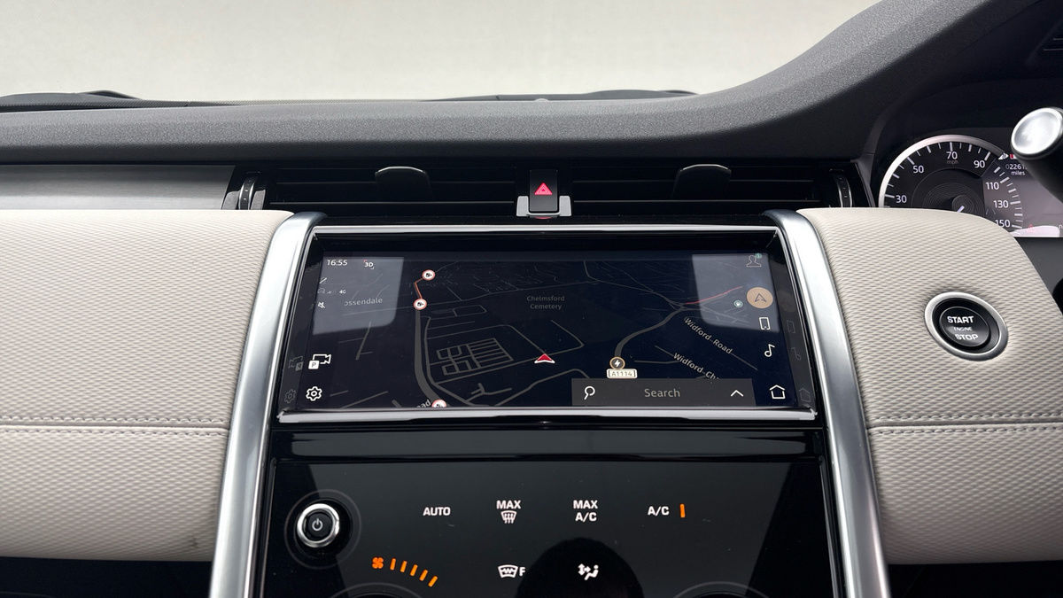 Land Rover Discovery Sport Image 17