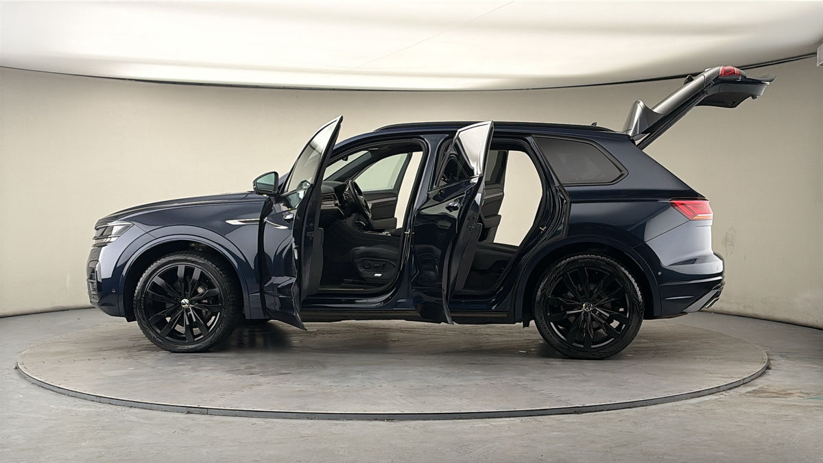 More views of Volkswagen Touareg