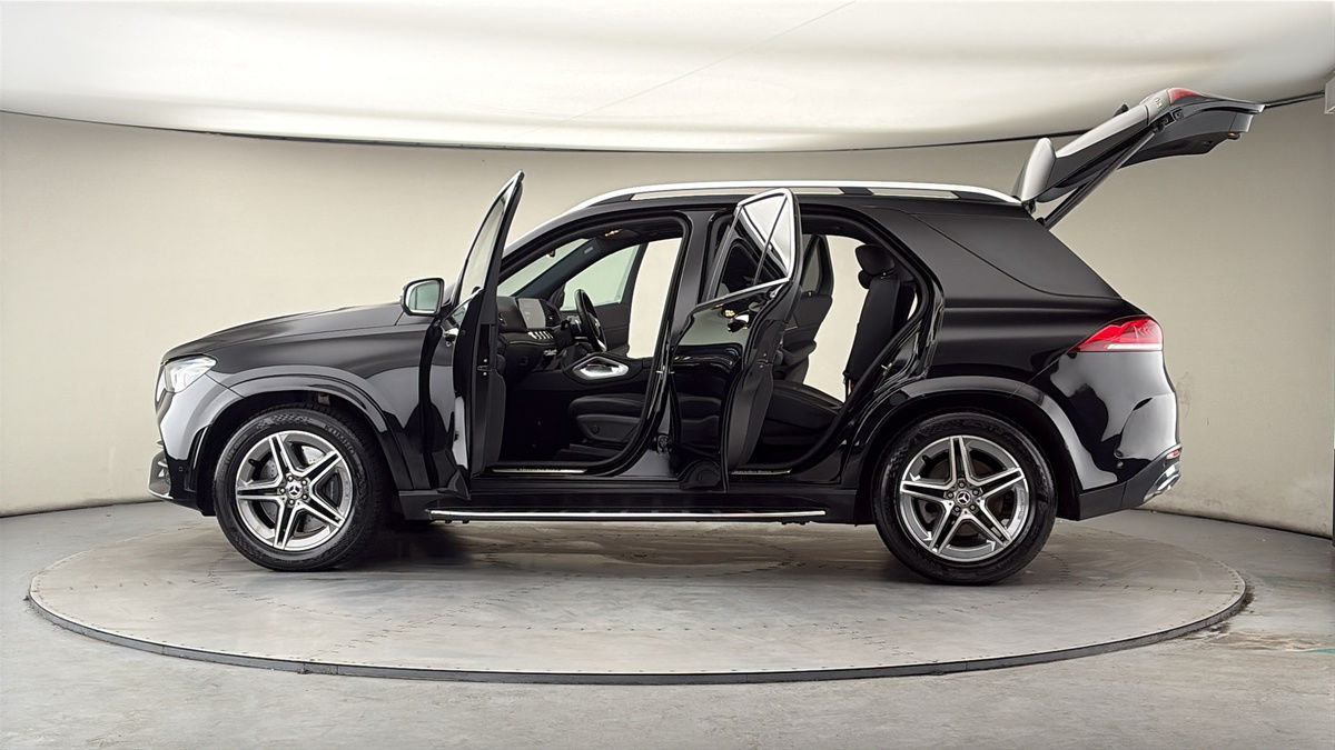 More views of Mercedes-Benz GLE