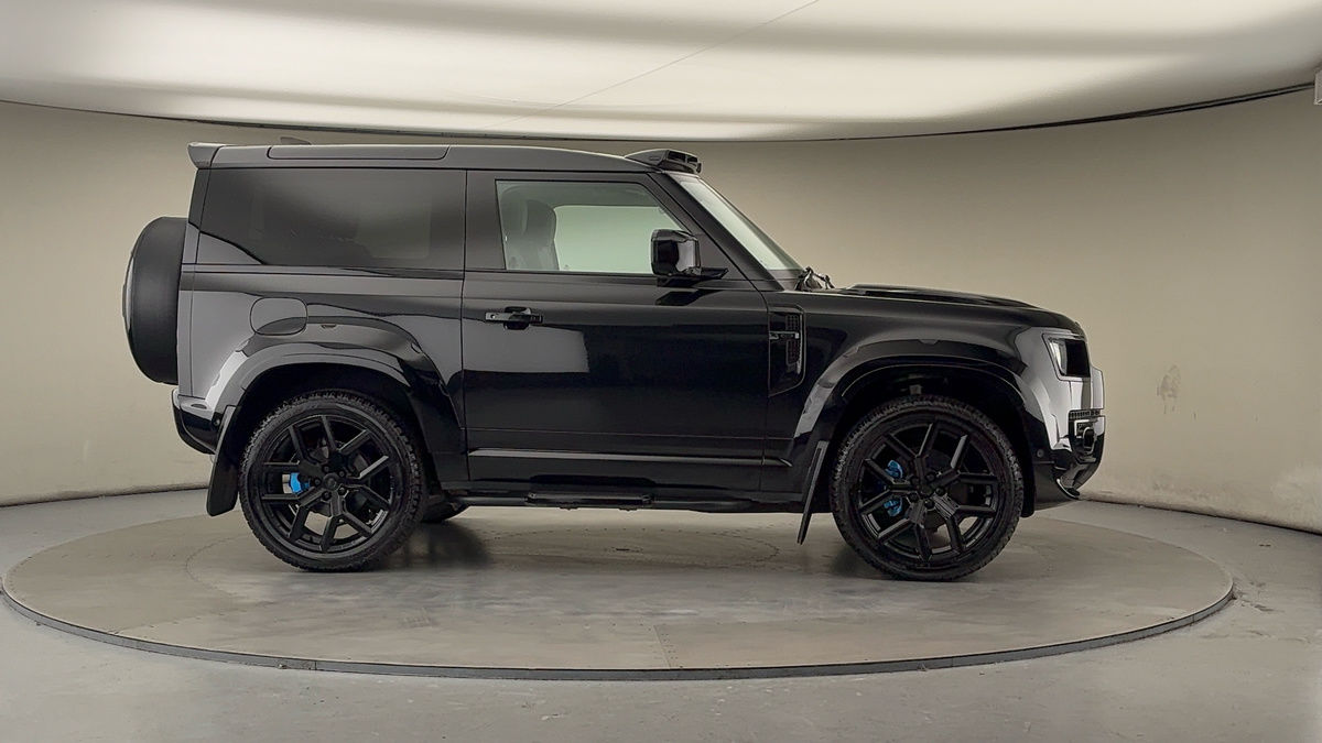 More views of Land Rover Defender 90