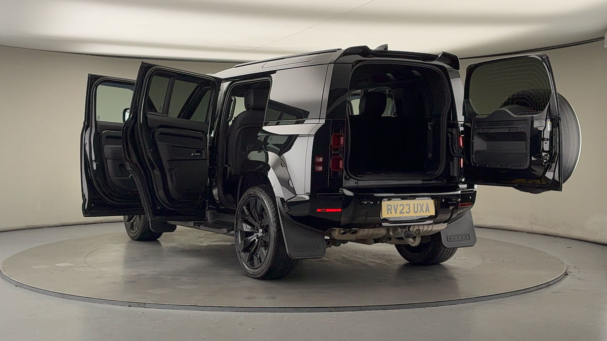 Land Rover Defender 110 Urban Image 23