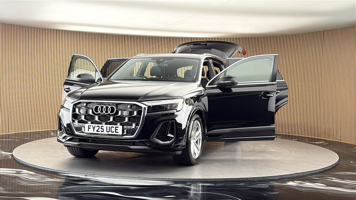 More views of Audi Q7