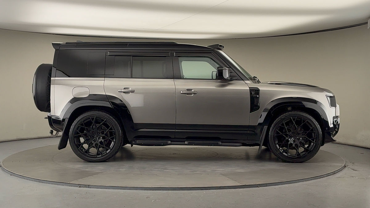 Land Rover Defender 110 Urban Image 37