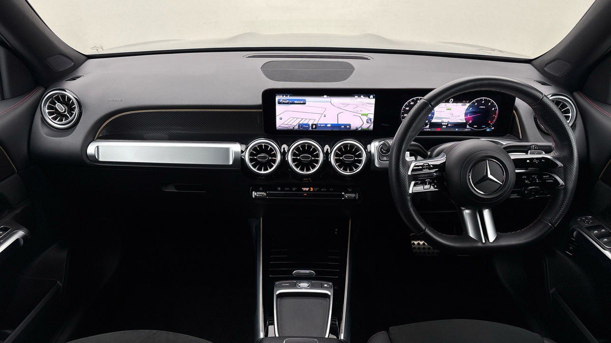 Mercedes-Benz GLB Image 12