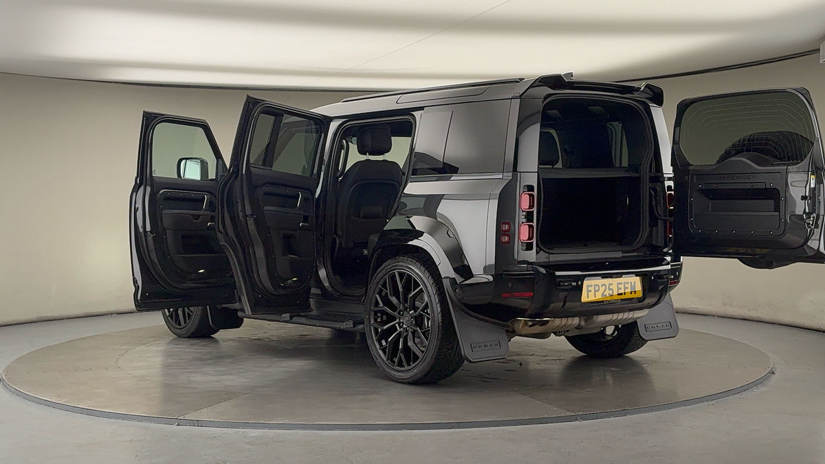 More views of Land Rover Defender 110
