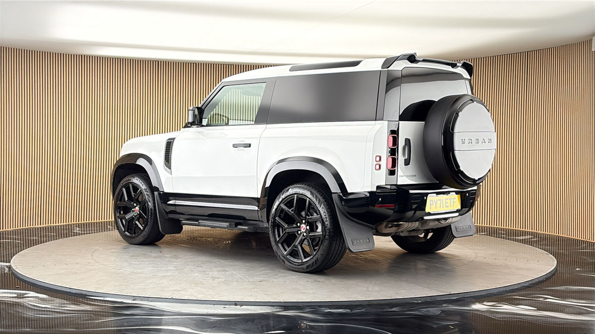 More views of Land Rover Defender 90