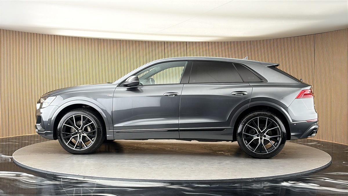 More views of Audi Q8