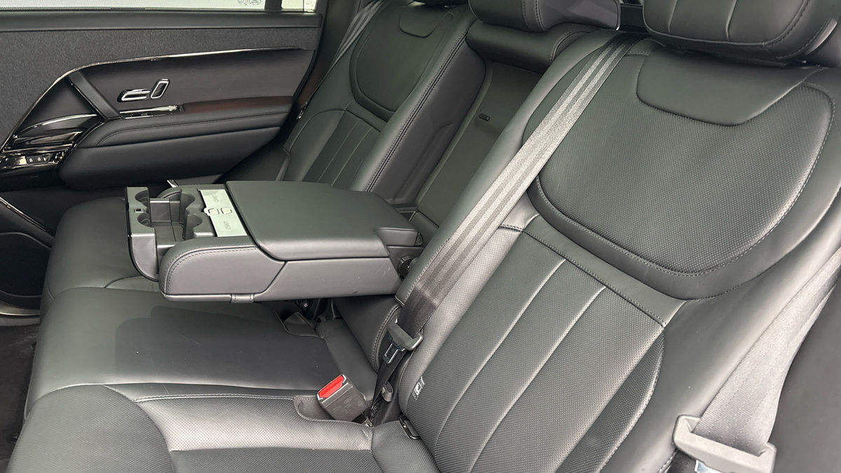 Land Rover Range Rover Sport Image 9