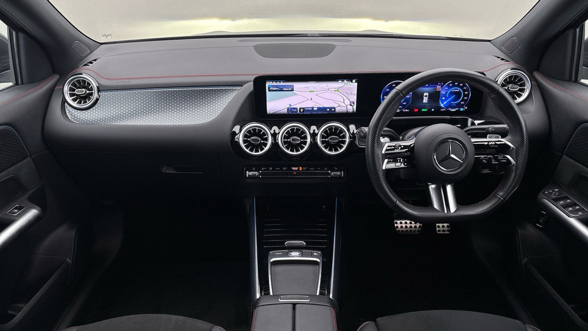 Mercedes-Benz EQA Image 12