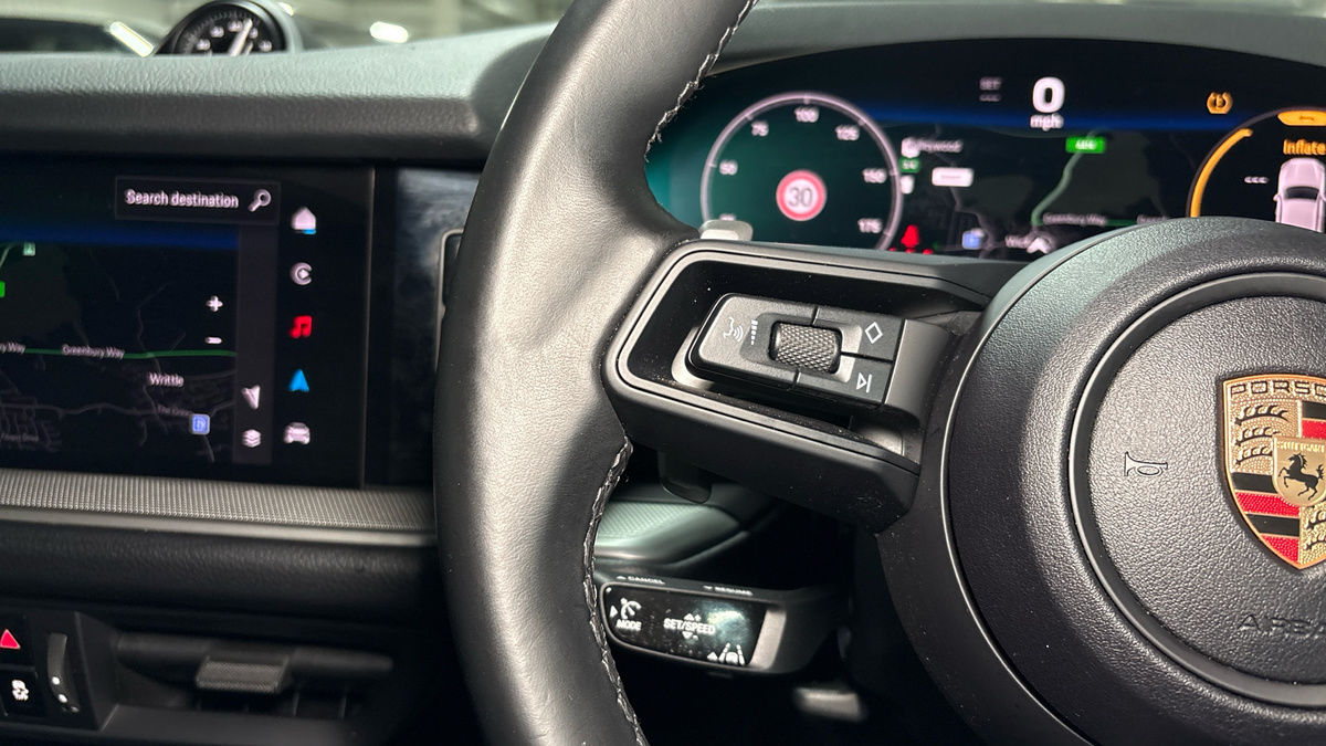 Porsche Cayenne Image 13