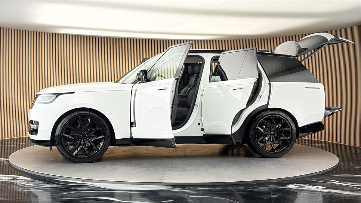 More views of Land Rover Range Rover