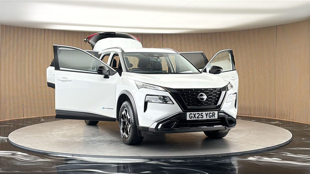 More views of Nissan X-Trail