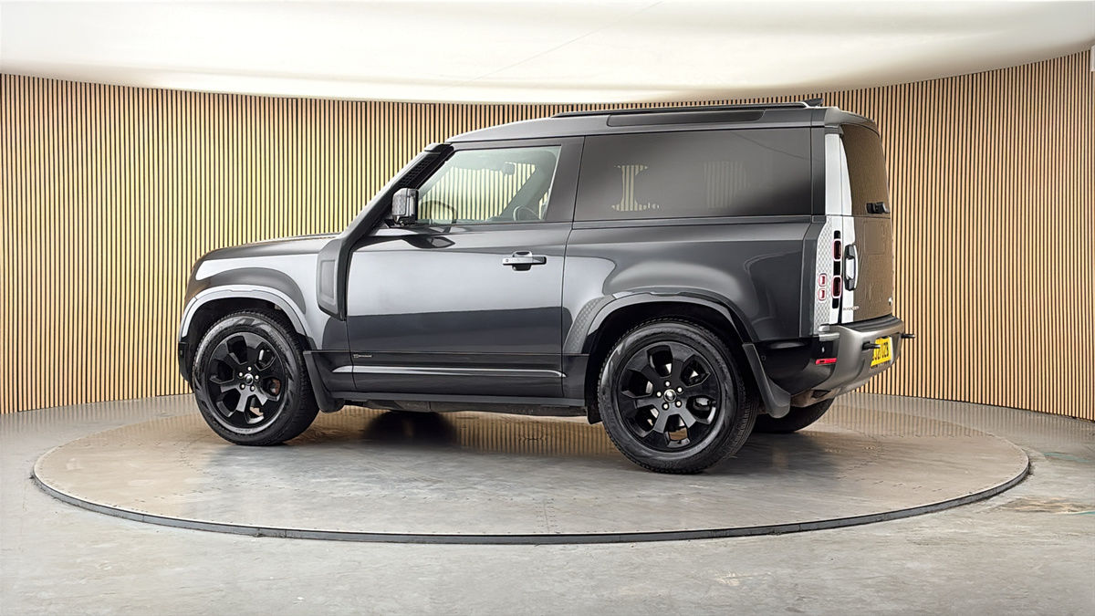 More views of Land Rover Defender 90