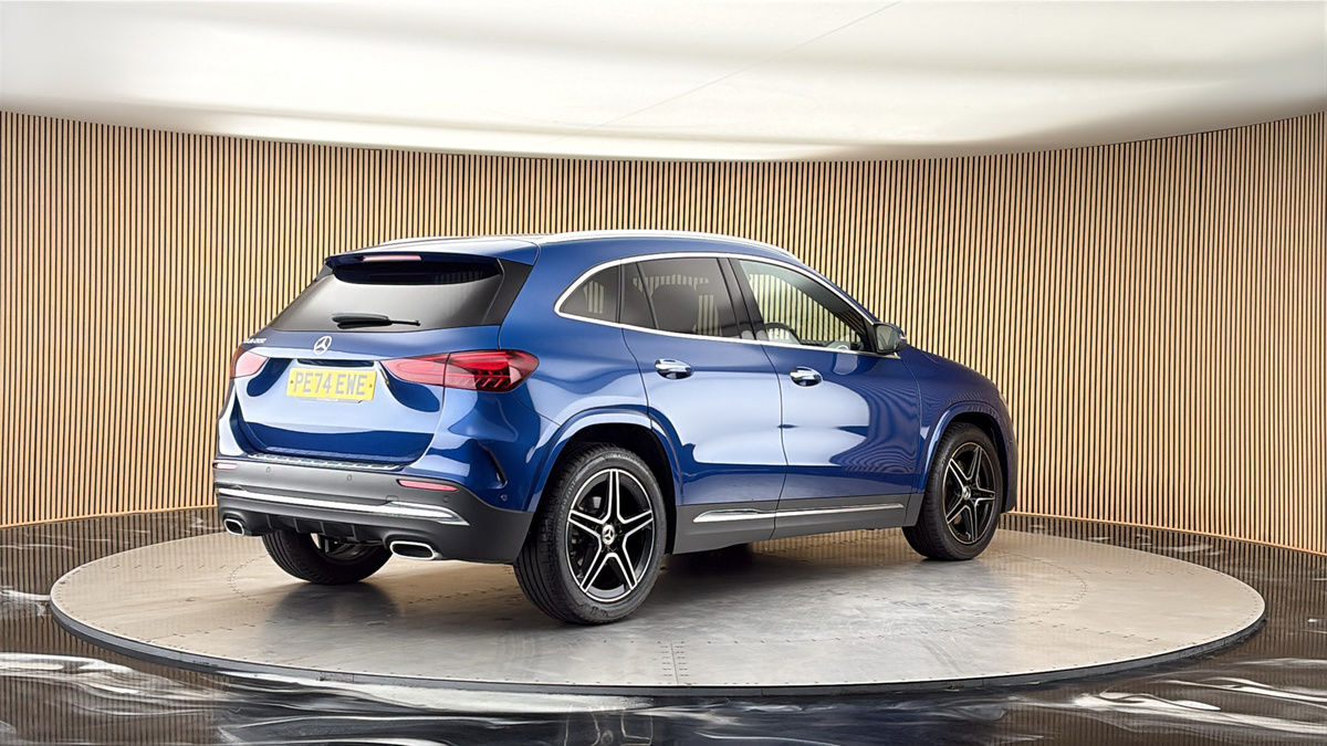 Mercedes-Benz GLA Image 21