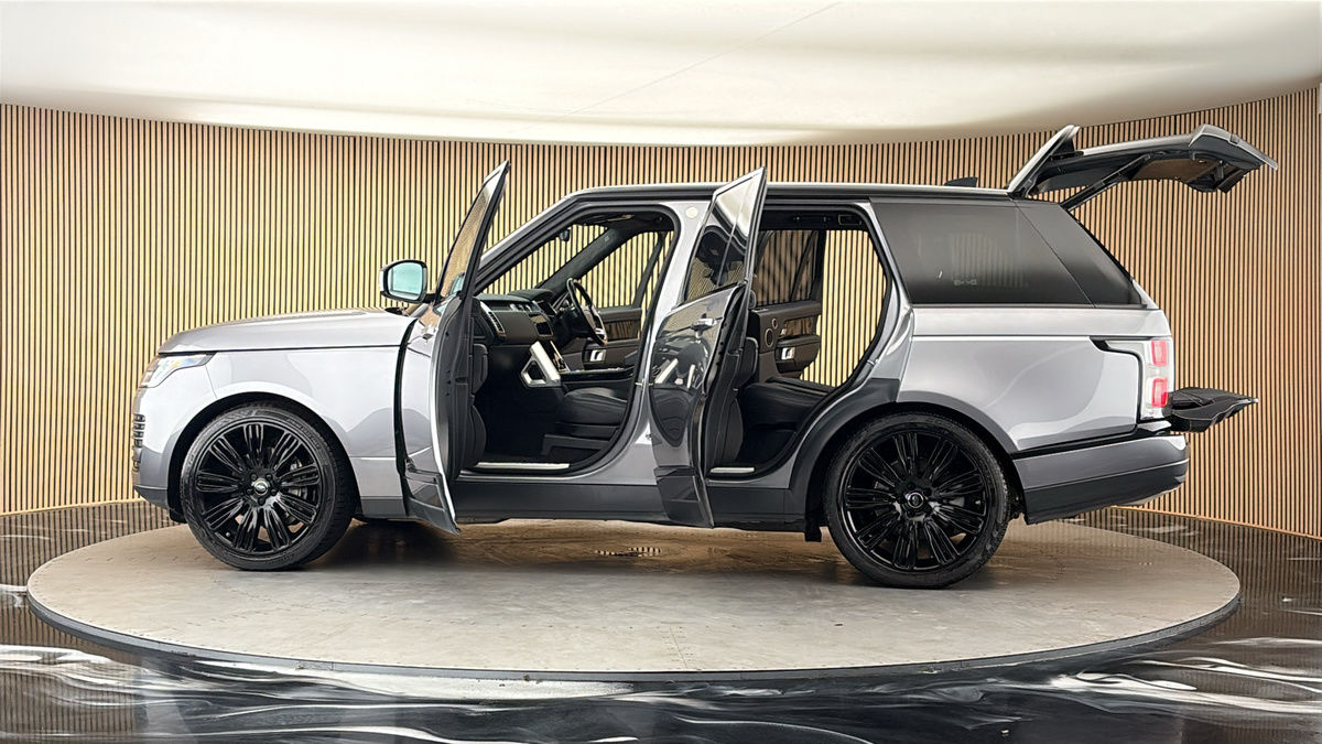 More views of Land Rover Range Rover