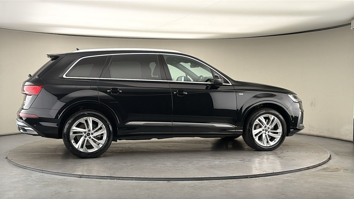 More views of Audi Q7