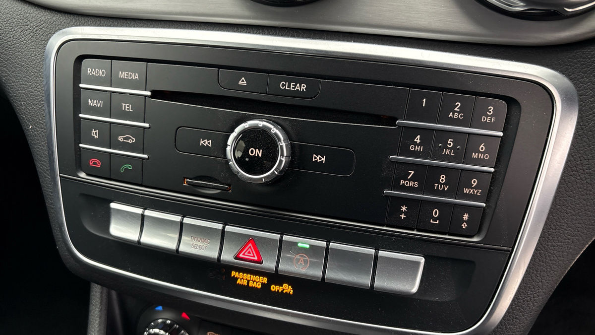 Mercedes-Benz GLA Image 9