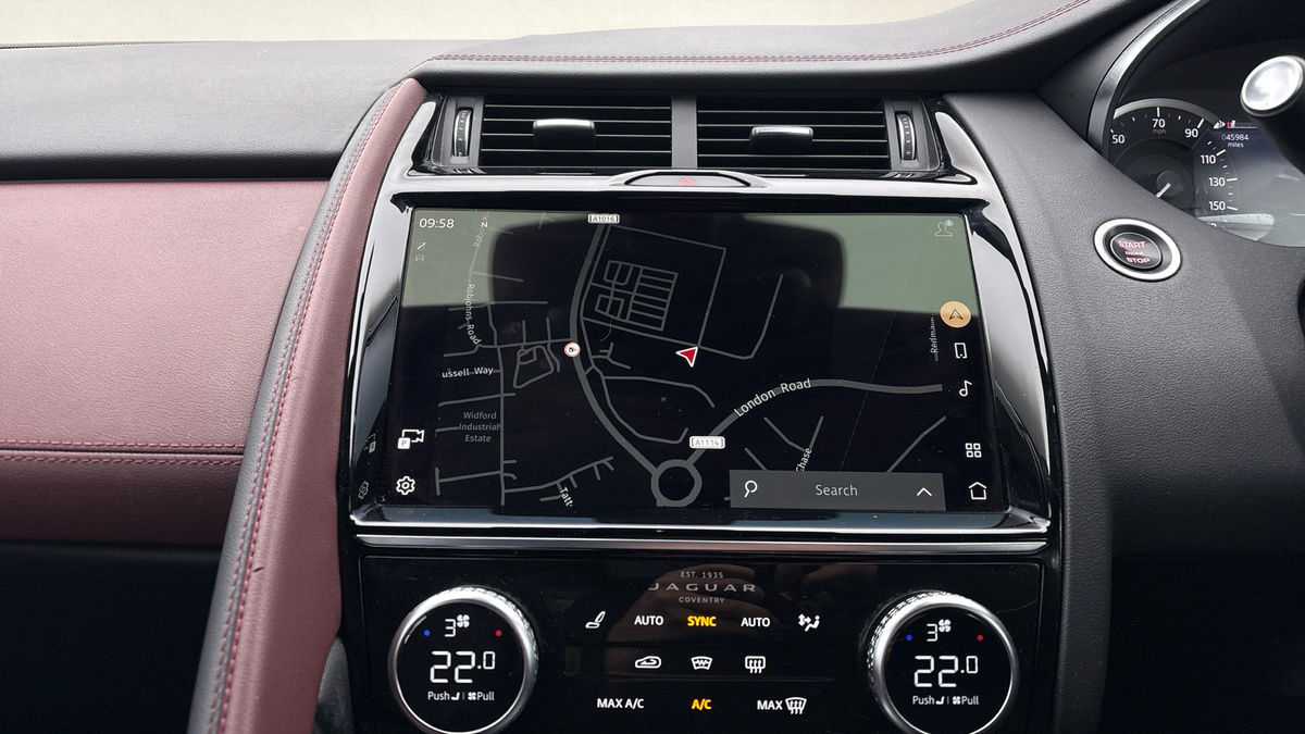 Jaguar E-PACE Image 17