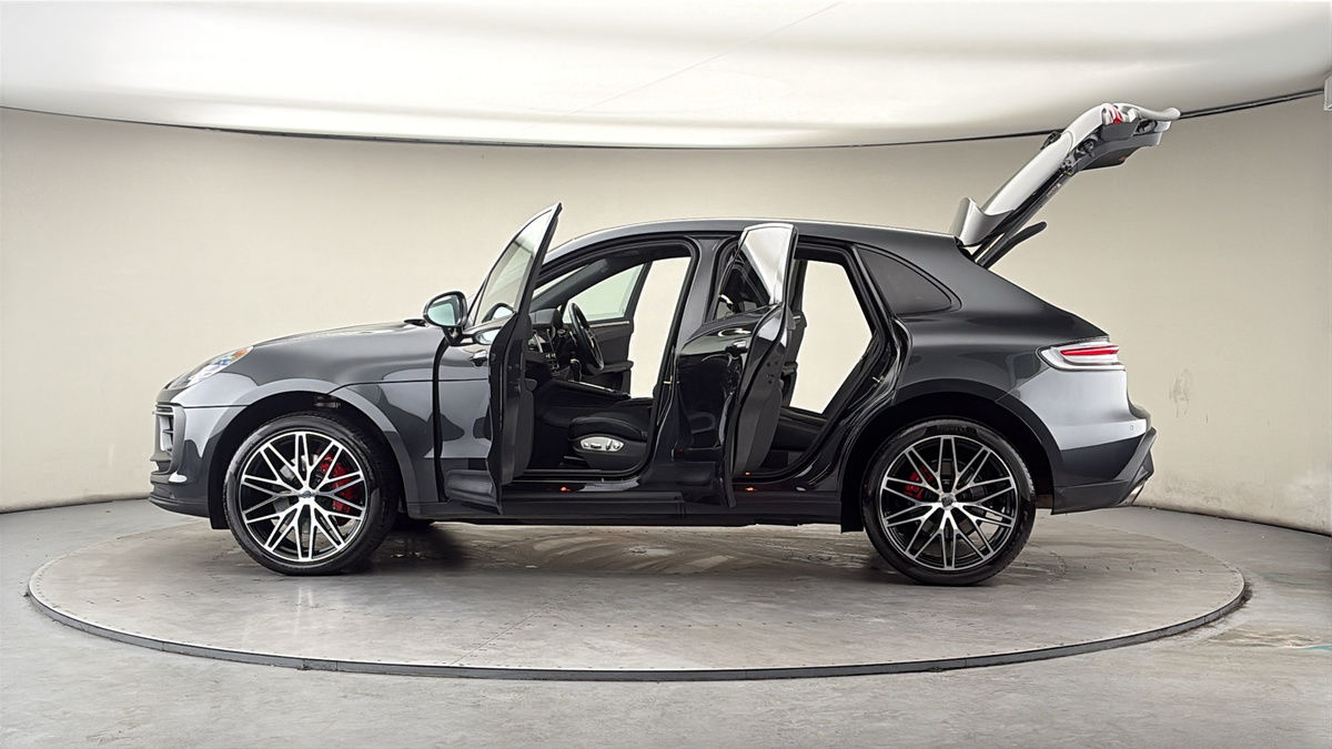 More views of Porsche Macan