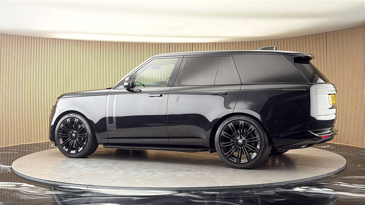 More views of Land Rover Range Rover