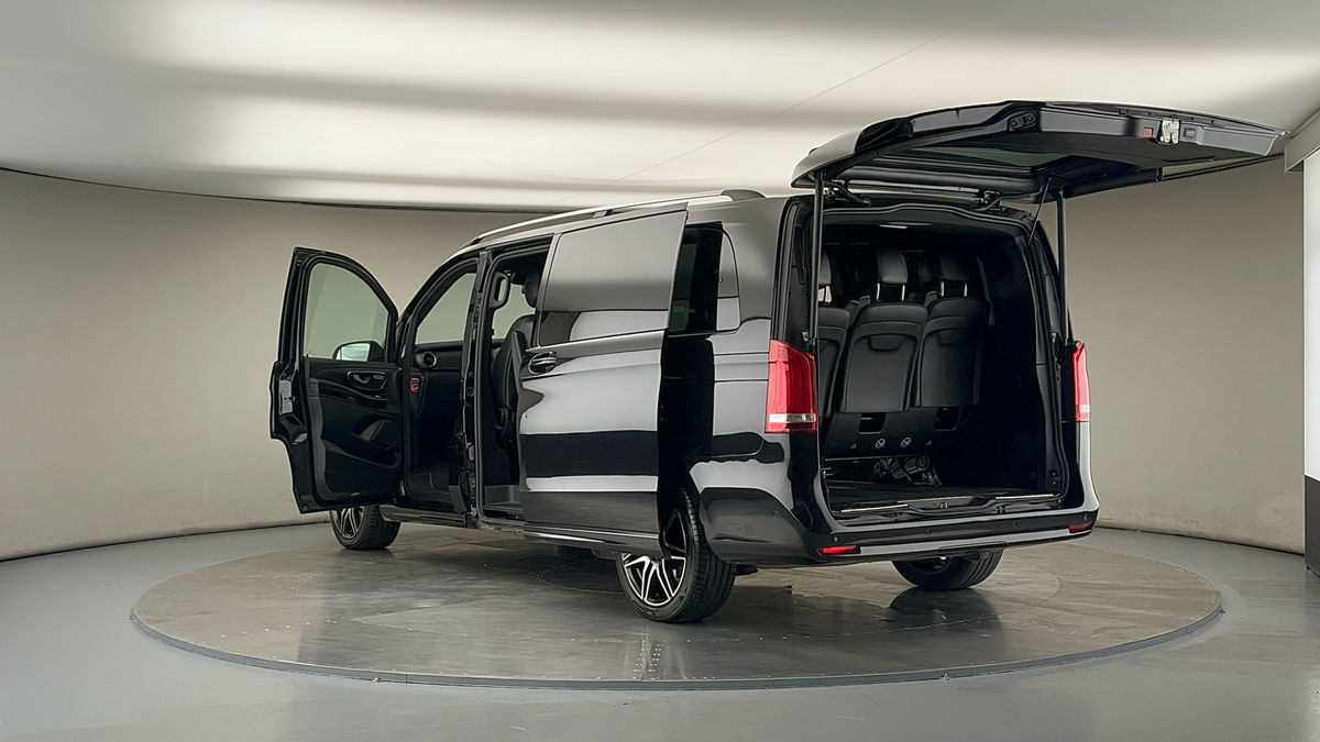 Mercedes-Benz V Class Image 23