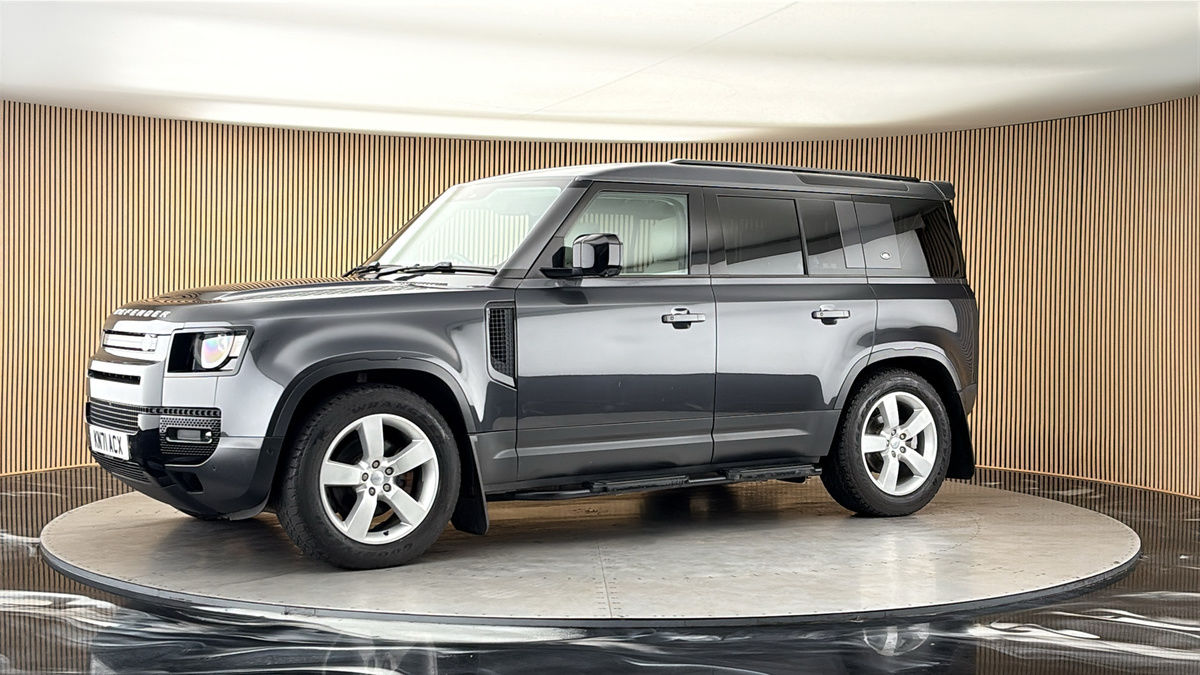 More views of Land Rover Defender 110